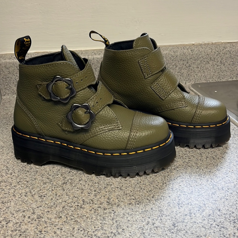 Dr Martens Exclusive Devon Flower Buckle Platform Boots